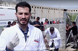 2016年4月，库尔德牙科健康组织DI21创始人Modar Bilind Al-Roomi在伊拉克埃尔比勒的一个难民营接受了阿拉伯社交媒体平台Yalla的采访。图片:Modar Bilind Al-Roomi提供